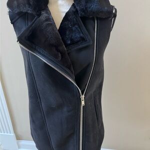 Zara Black Vest with Faux Fur Collar